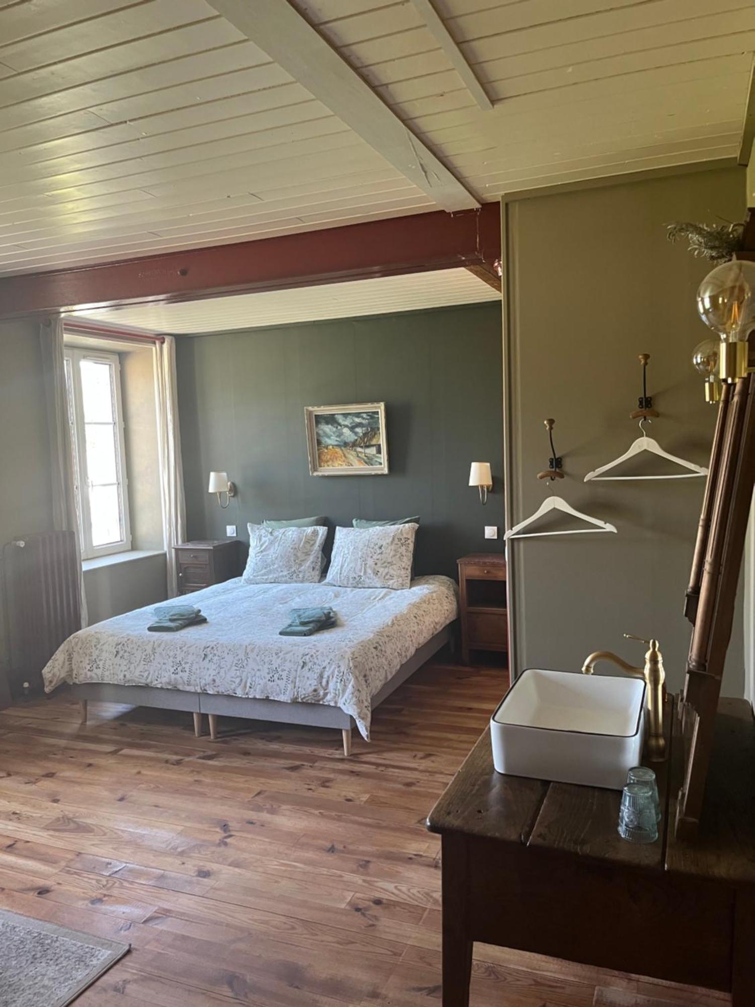Bed and Breakfast Moulin De Maupoy Saint-Symphorien-de-Marmagne Exterior foto